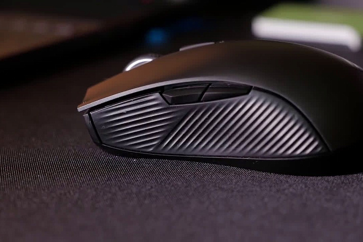 ASUS анонсировала ROG Strix Carry - компактную беспроводную игровую мышь