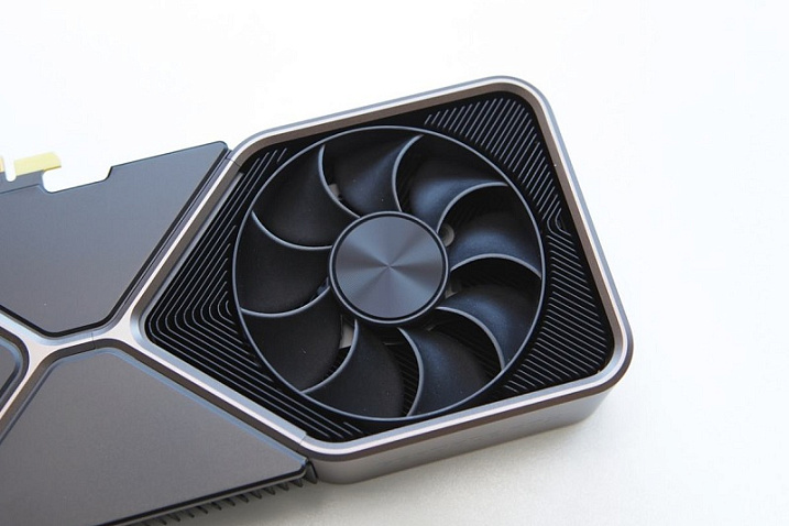 Wccftech: выход видеокарт NVIDIA GeForce RTX 4000 откладывается до октября