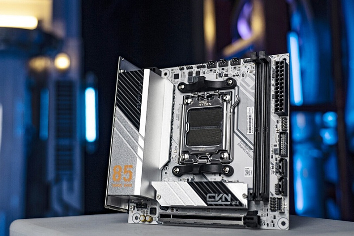 Colorful полноценно представила компактную материнскую плату CVN B850I Gaming Frozen V14