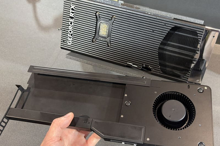 Устройство Cooler Master MasterFlow защищает процессор от горячего воздуха видеокарты