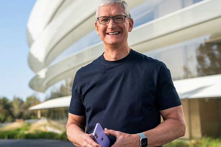 Тим Кук покидает пост генерального директора Apple
