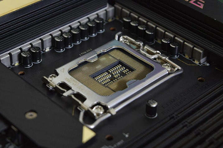 Слух: Intel Meteor и Arrow Lake перейдут на использование процессорного разъема LGA2551