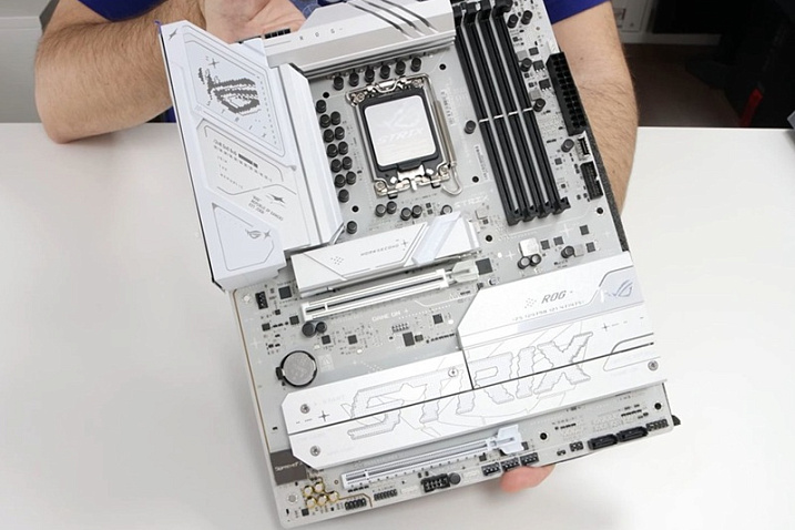 Первый взгляд на плату ASUS ROG Strix B860-A Gaming WiFi для Core Ultra 200S
