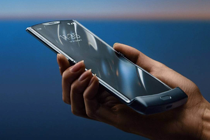 Motorola представила складной телефон Razr