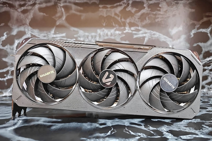 Память GDDR7 от SK hynix способна разгоняться до 34 Гбит/с в составе RTX 5070 Ti
