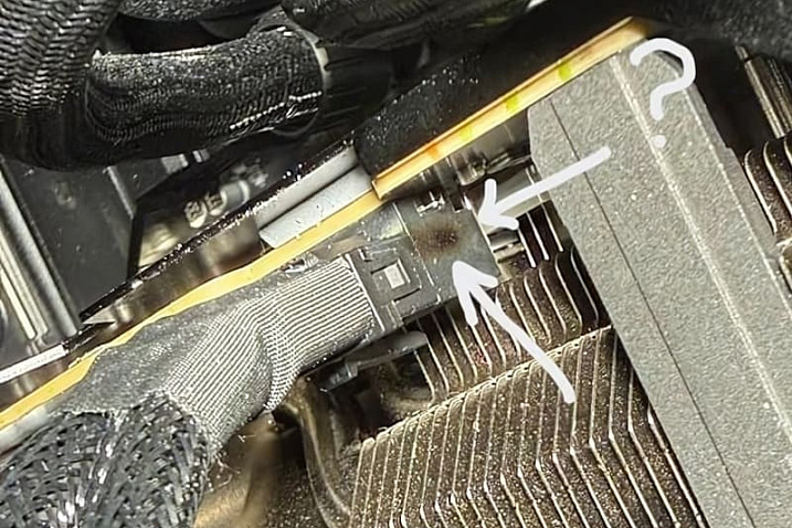 Адаптер питания 12V-2x6 буквально приварился к разъёму на видеокарте NVIDIA RTX 5090