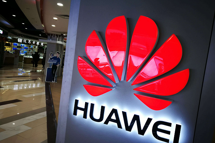 Несмотря на попадание в черный список США, продажи Huawei растут