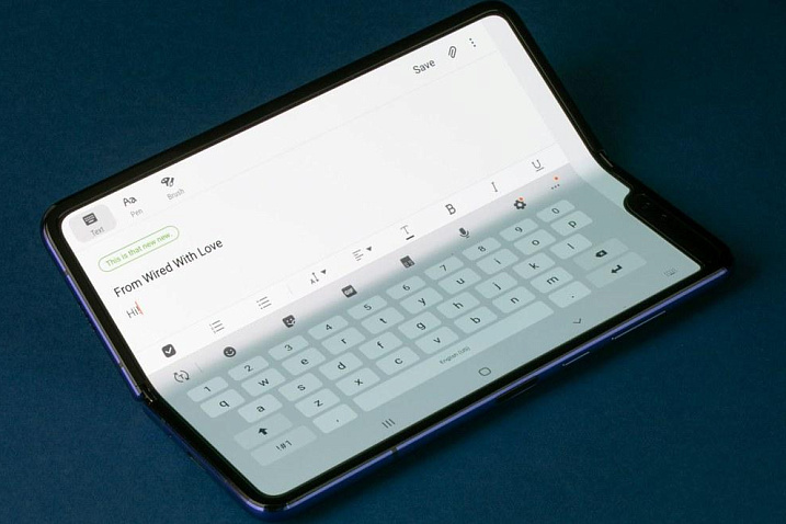 Несколько телефонов Galaxy Fold уже успели сломаться