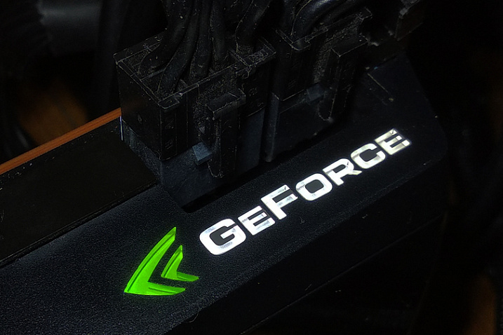 В честь юбилея, инженерный образец NVIDIA GeForce GTX 480 подвергся разборке