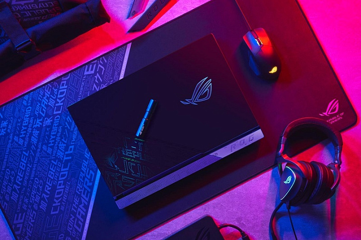 ASUS ROG Strix Scar 17 Special Edition получил Core i9-12950HX и GeForce RTX 3080 Ti