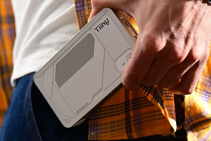 Tiiny AI Pocket Lab – 190 TOPS производительности при работе с ИИ в крайне компактном исполнении