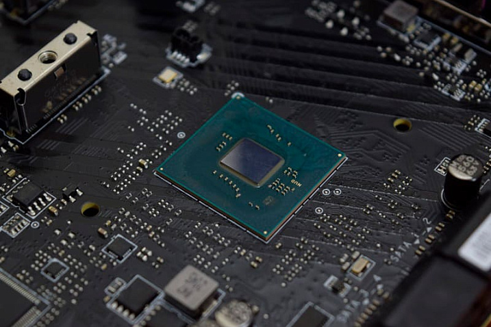 Intel уменьшит кристалл чипсета одновременно с выходом процессоров Nova Lake-S