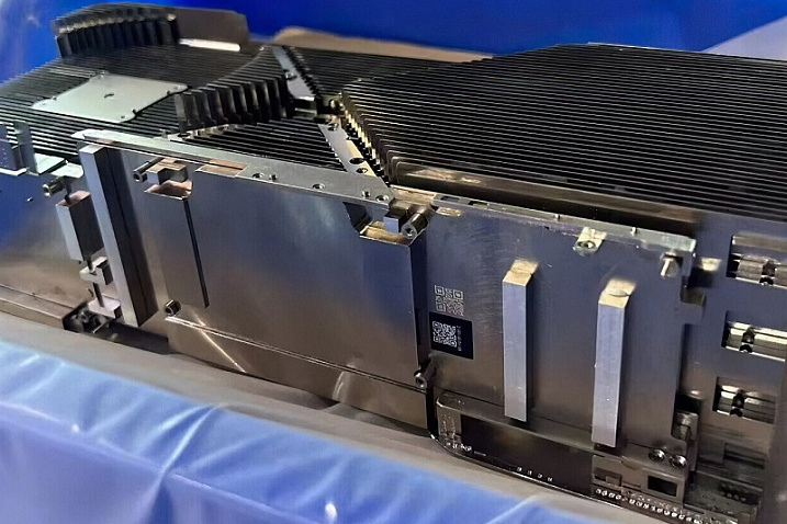 Огромный радиатор для GeForce RTX 4000 с возможностью отвода 900 Вт