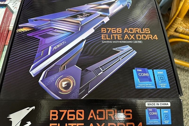 Смотрим на материнскую плату GIGABYTE B760 AORUS ELITE AX DDR4
