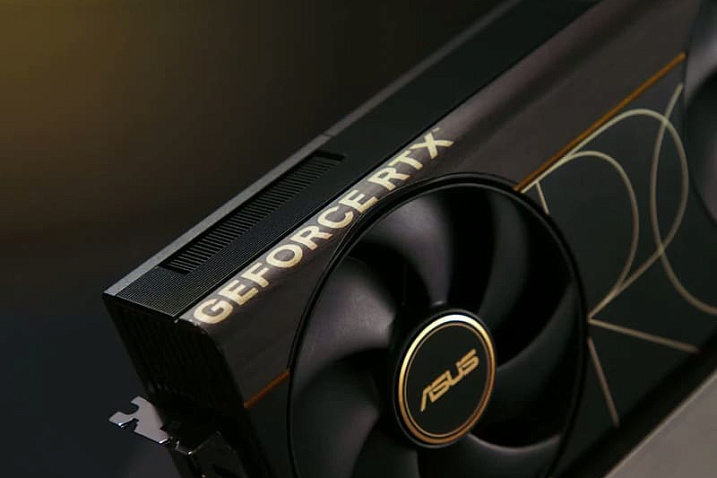 Тайваньский магазин продаёт GeForce RTX 5090 только в странных комплектах