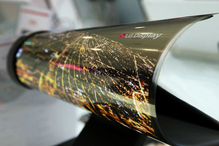 LG заявила, что серьезно настроена выпустить гибкий телефон
