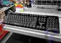 В Китае начали выпускать клавиатуру в стиле старинной печатной машинки