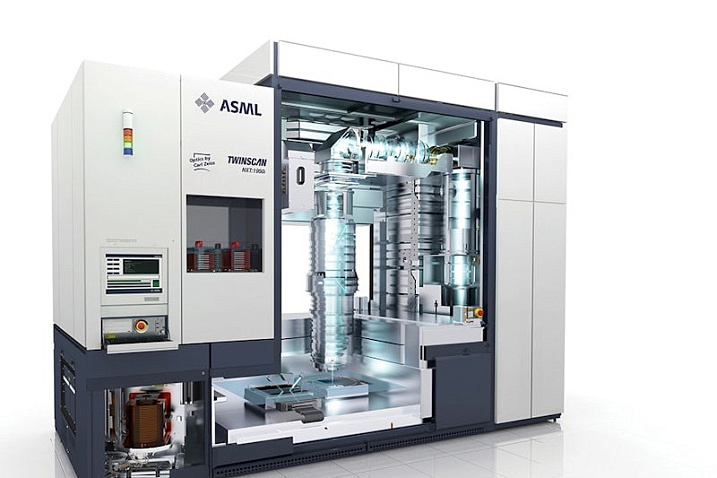 ASML стала крупнейшим производителем оборудования для создания полупроводников