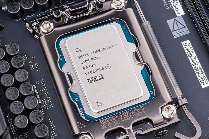 Чуда не произошло: вышли обзоры Intel Core Ultra 5 250K Plus и Core Ultra 7 270K Plus