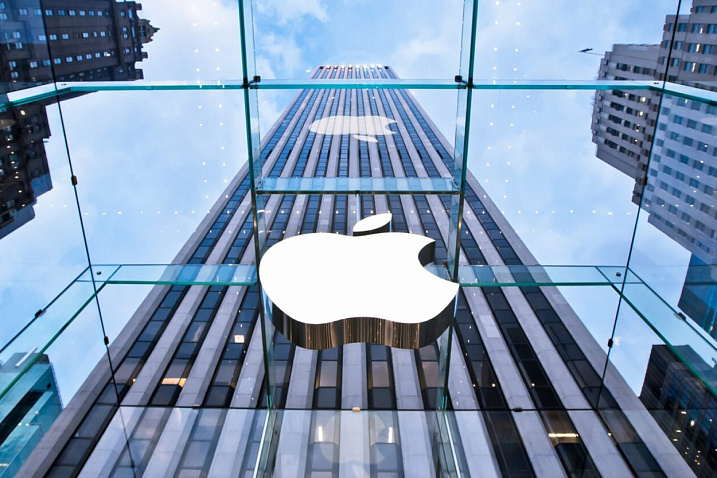 Apple стала первой компанией со стоимостью акций в 3 триллиона долларов