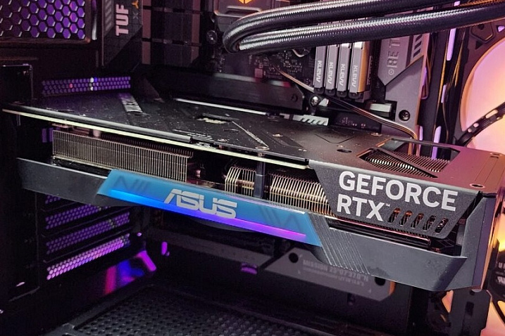 ASUS показала GeForce RTX 4070, не требующую подключения кабеля дополнительного питания