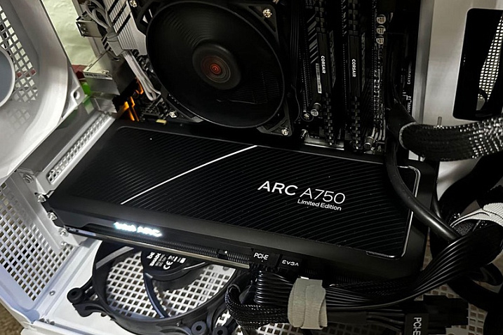 Intel планирует запустить графику Arc A580E и A750E