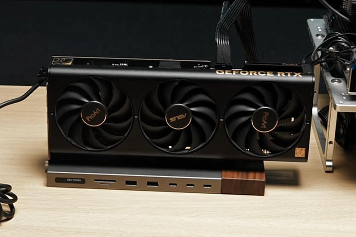 Док-станция Humbrid 3 полагается на Thunderbolt 5 и оснащается беспроводной зарядкой