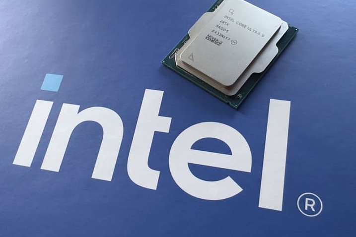 Рассматриваем первую фотографию контактной площадки процессоров Intel Nova Lake