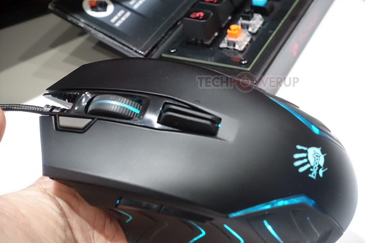 Bloody показала на Computex 2019 мышь Light Strike RGB, клавиатуру X65 и наушники X650