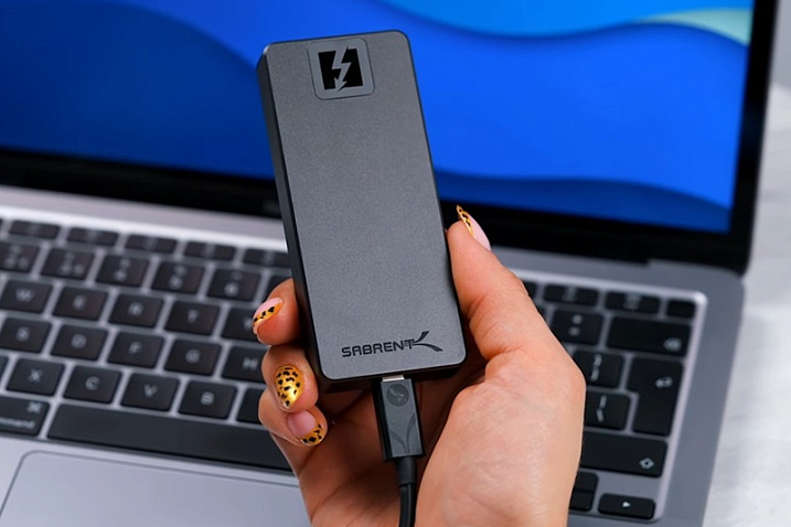 Внешний накопитель Sabrent c Thunderbolt 5 развивает скорость до 6071 Мбайта/с