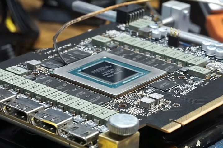 Мастер столкнулся с ранней ревизией RTX 4090, долго пытаясь найти источник проблемы