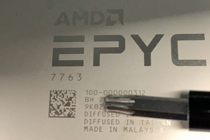 Первая фотография серверного процессора AMD EPYC Milan 7763