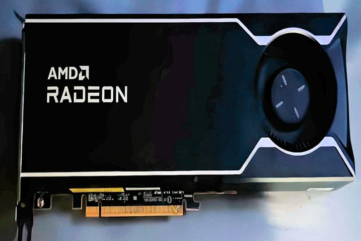Рассматриваем инженерный образец видеокарты AMD Radeon AI PRO R9700