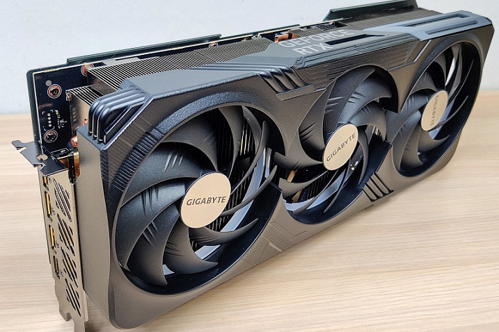 GeForce RTX 4080 стала самой популярной видеокартой в крупнейшем магазине США