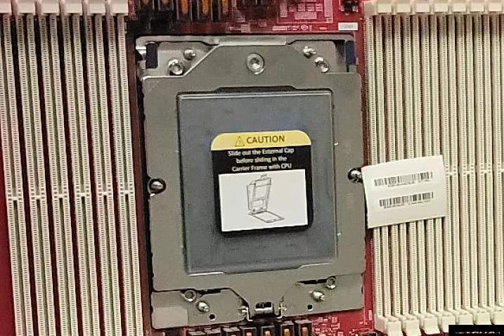 Замечена фотография материнской платы для AMD EPYC Genoa