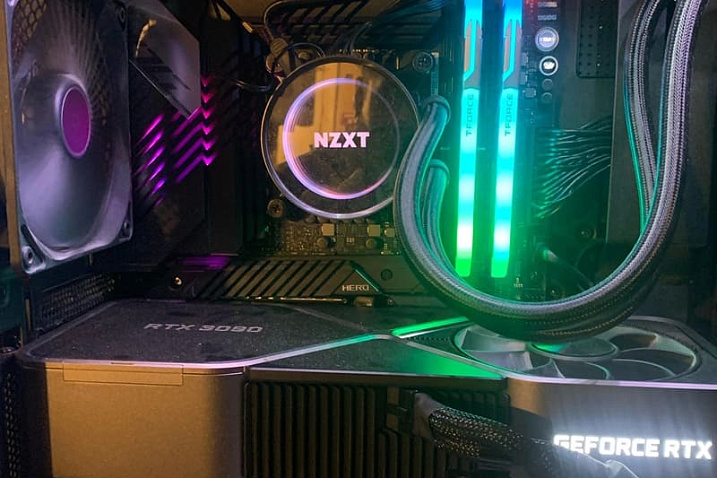 Счастливый пользователь получил подарок от соседа в виде ПК с Core i9-10850K и RTX 3090