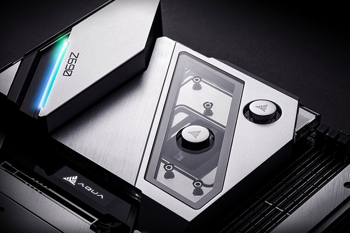 ASRock представила лимитированные материнские платы Z690 AQUA и AQUA OC