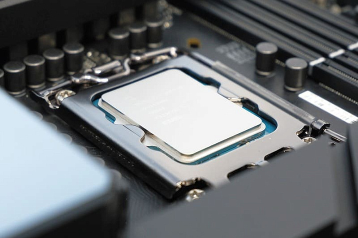 Процессоры Intel Nova Lake для периферийного сегмента могут получить только E-ядра