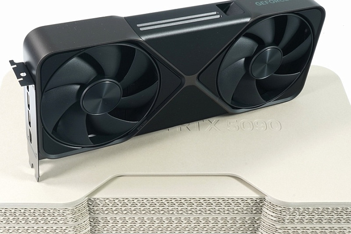 Пики потребления NVIDIA GeForce RTX 5090 достигают 901 Вт