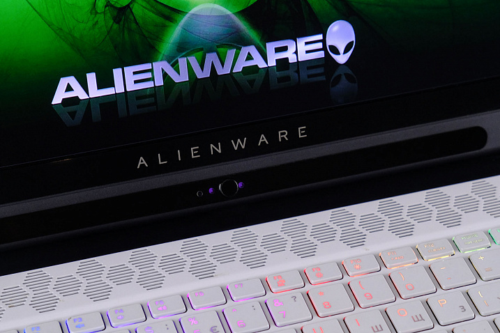 Обзор игрового ноутбука Alienware m15 R3 P87F002