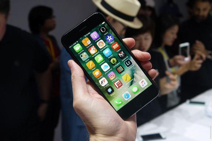 Предварительный обзор Apple iPhone 7: привычный дизайн, но без разъема для наушников
