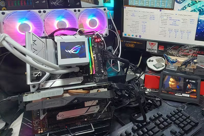 ASUS Z790-AYW OC WIFI оснащается двумя слотами памяти и ориентирована на разгон