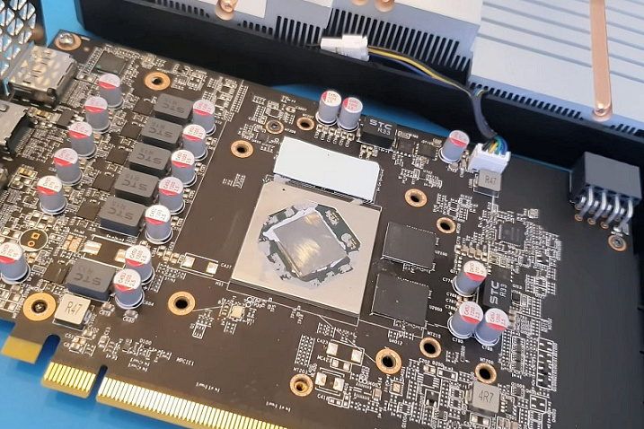 AMD Radeon RX 6600M для настольных ПК значительно дешевле простой RX 6600