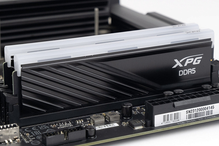 Обзор и тест комплекта оперативной памяти XPG Lancer Blade RGB DDR5 6000 МГц 2x24 ГБ (AX5U6000C3024G-DTLABRBK)