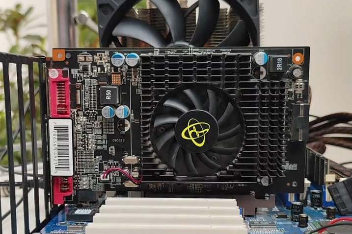 Энтузиаст запустил Windows 11 на ПК с Core 2 Quad Q6600, ATI Radeon HD 4650 AGP и DDR1