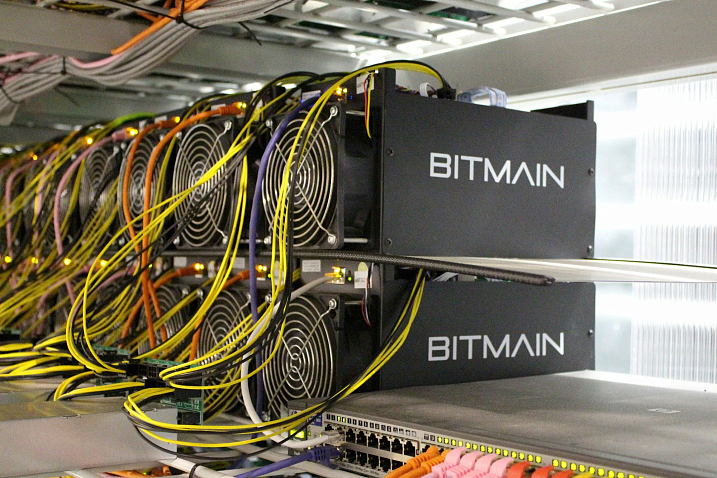 Крупнейший производитель ASIC для добычи Bitcoin временно прекращает продажи