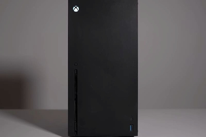 Энтузиаст уместил внутри корпуса консоли Xbox Series X полноценный игровой ПК