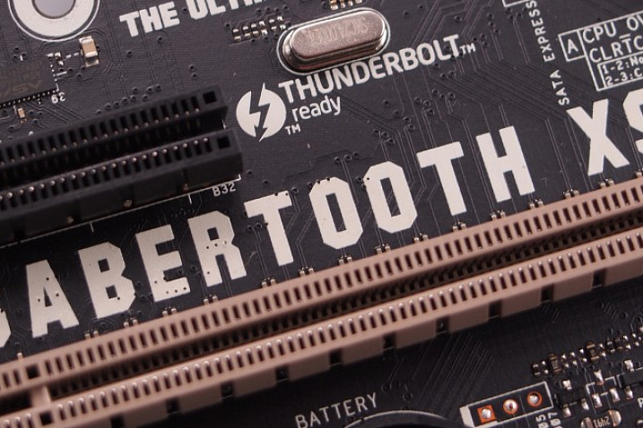 Обзор и тест материнской платы ASUS SABERTOOTH X99