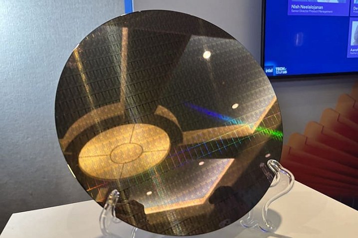 Intel начала производство по техпроцессу 18A раньше TSMC с её передовым N2