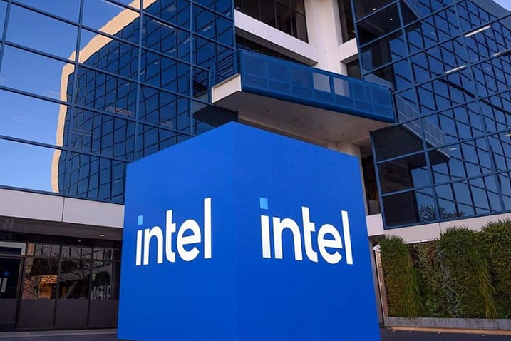 Финансовые показатели Intel за третий квартал 2025 года демонстрируют улучшение
